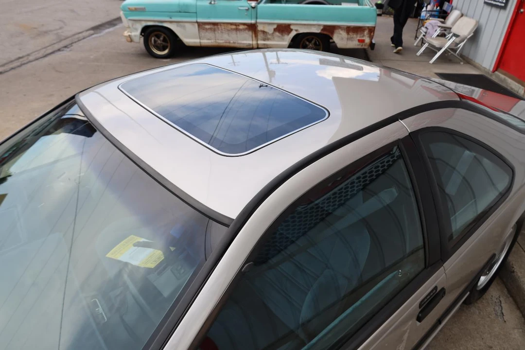 1990 Ford Thunderbird - Image 26 of 31