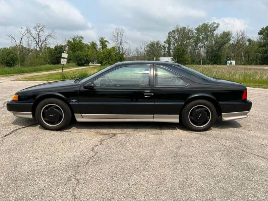 1990 Ford Thunderbird 10th Gen - Image 2 of 12