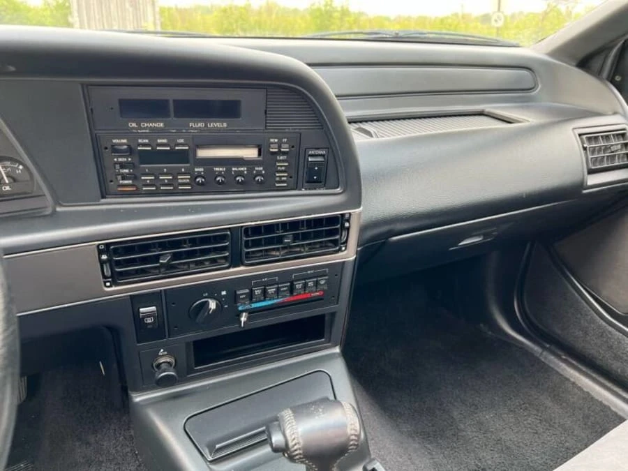 1990 Ford Thunderbird 10th Gen - Image 10 of 12