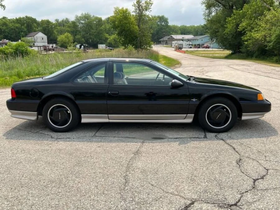 1990 Ford Thunderbird 10th Gen - Image 3 of 12