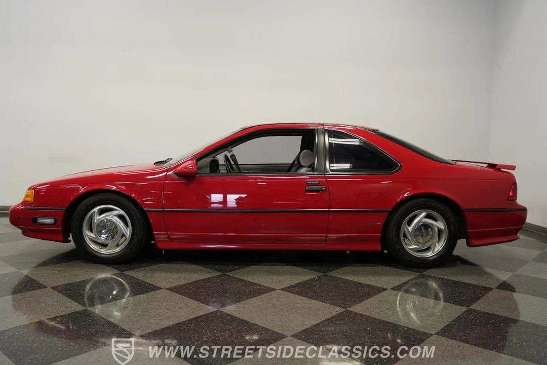 1990 Ford Thunderbird 10th Gen - Image 2 of 12