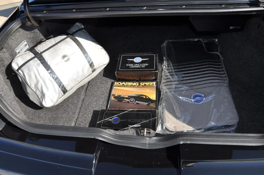 1990 Ford Thunderbird 10th Gen - Image 11 of 12