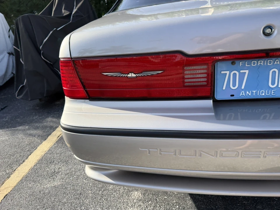 1990 Ford Thunderbird 10th Gen - Image 5 of 31