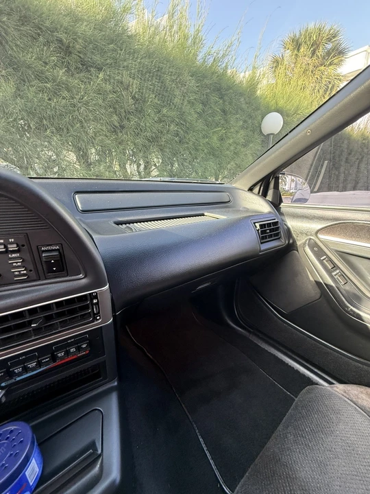 1990 Ford Thunderbird 10th Gen - Image 27 of 31
