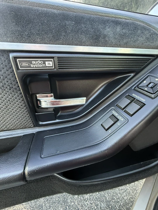 1990 Ford Thunderbird 10th Gen - Image 8 of 31