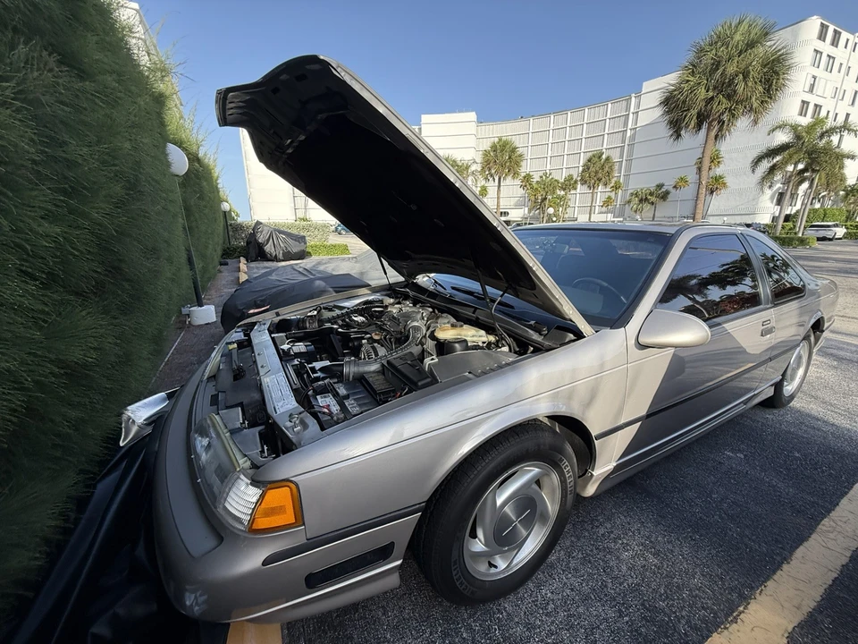 1990 Ford Thunderbird 10th Gen - Image 22 of 31