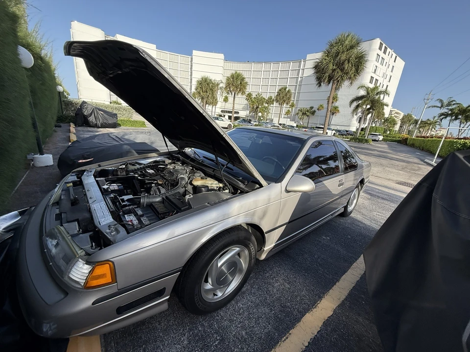 1990 Ford Thunderbird 10th Gen - Image 4 of 31