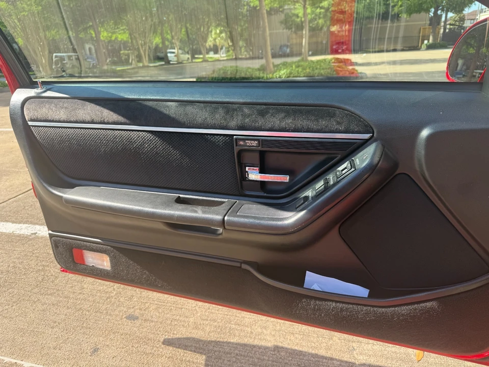 1990 Ford Thunderbird 10th Gen - Image 15 of 22