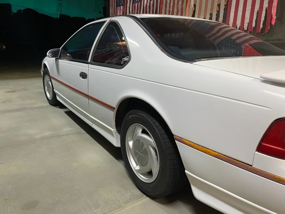 1990 Ford Thunderbird 10th Gen - Image 10 of 13