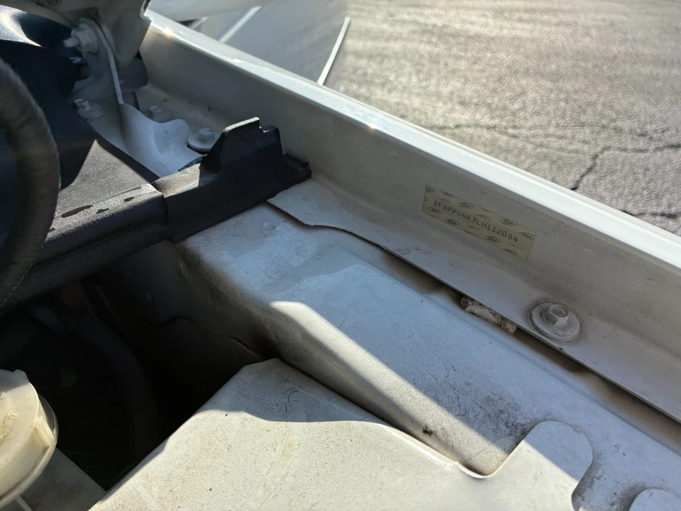 1990 Ford Thunderbird 10th Gen - Image 4 of 25