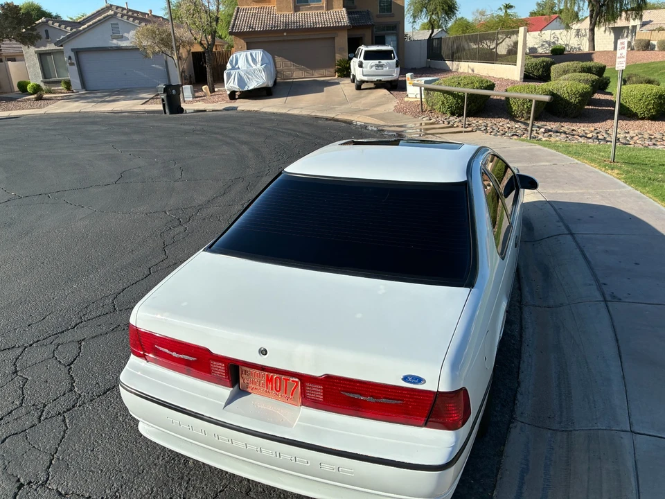 1990 Ford Thunderbird 10th Gen - Image 22 of 25