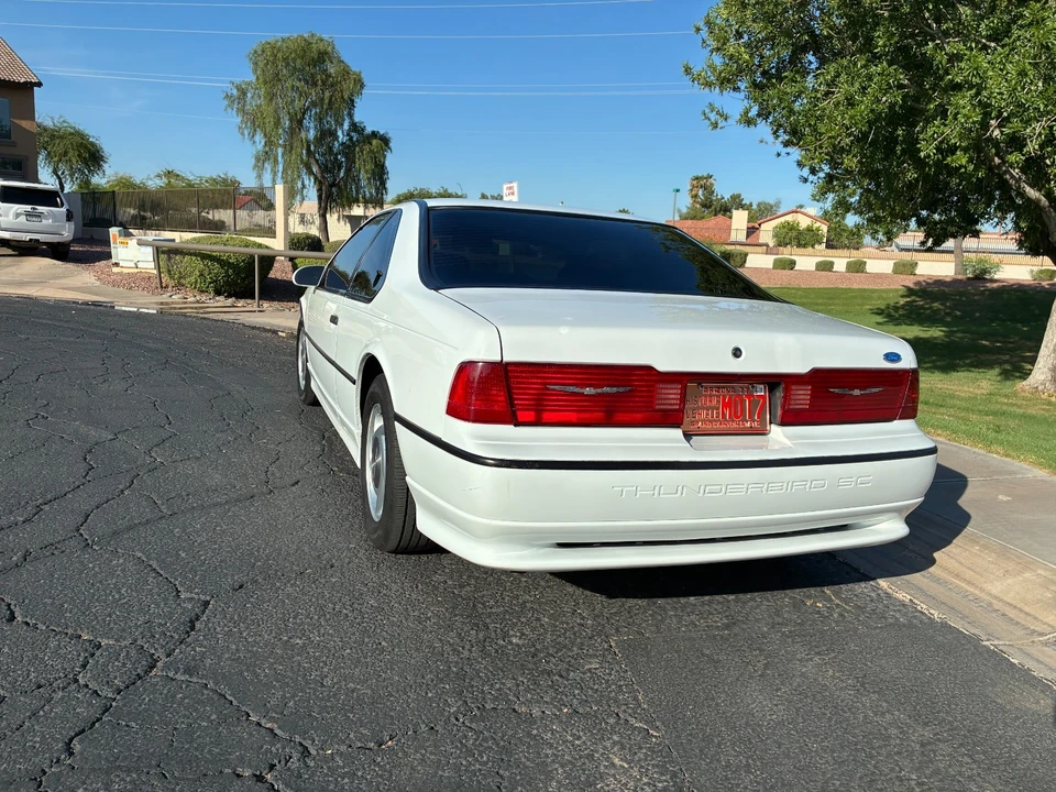 1990 Ford Thunderbird 10th Gen - Image 24 of 25
