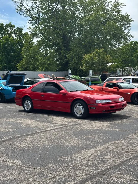 1990 Ford Thunderbird 10th Gen - Image 3 of 4
