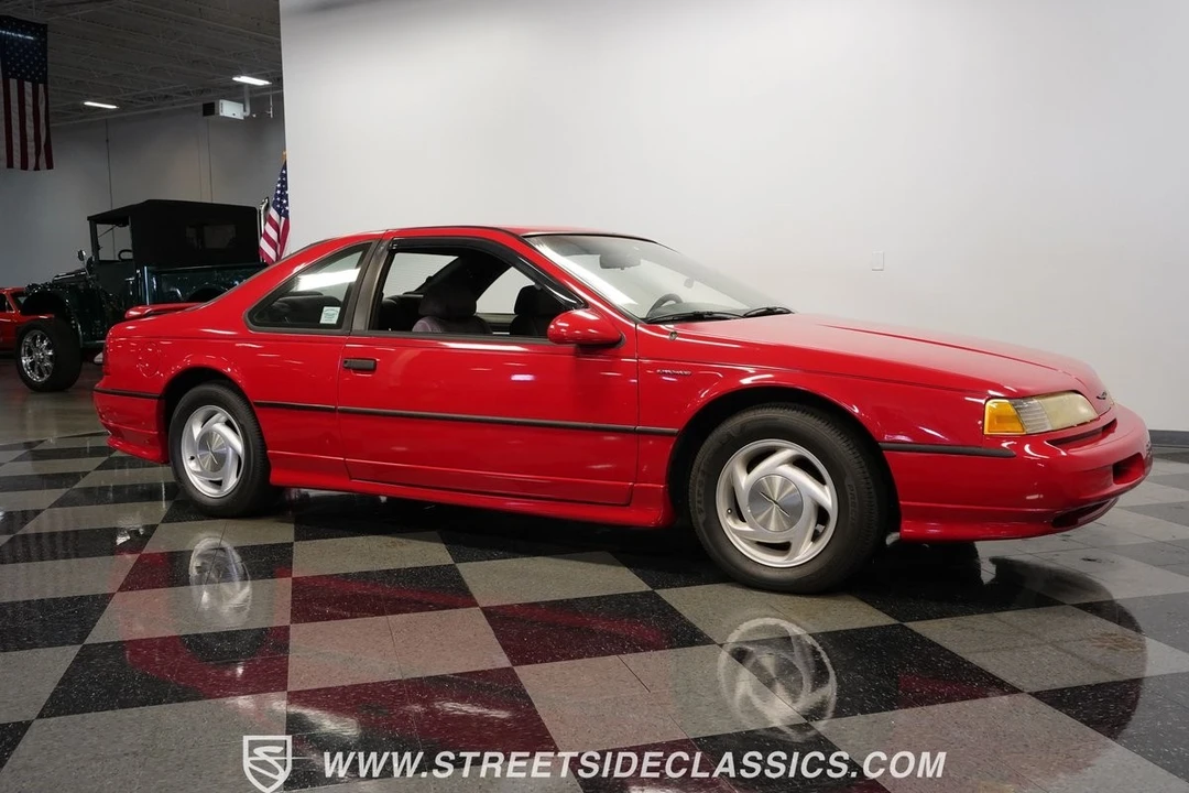 1990 Ford Thunderbird 9th Gen - Image 16 of 21