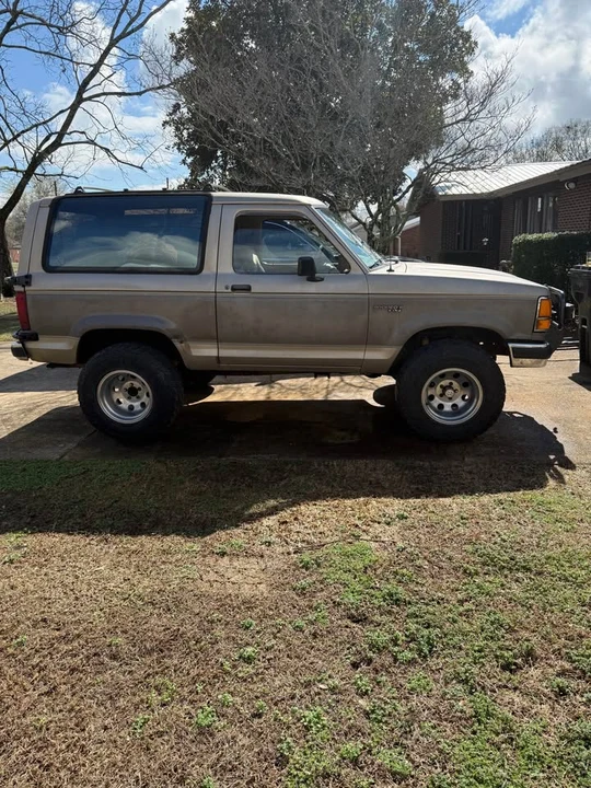 1990 Ford Bronco 4th Gen - Image 2 of 10