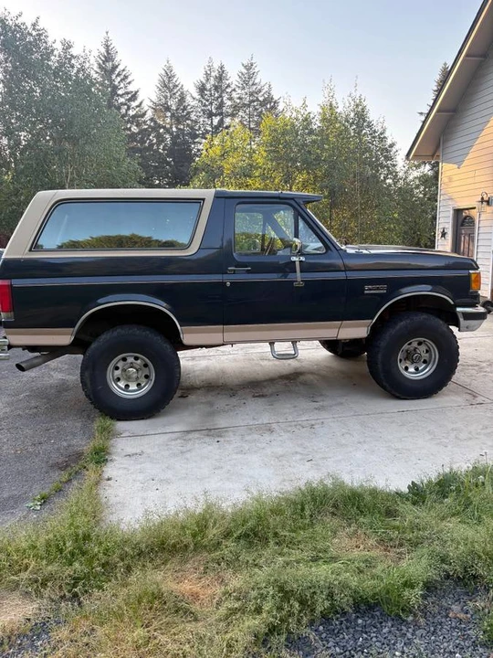 1990 Ford Bronco 4th Gen - Image 2 of 10