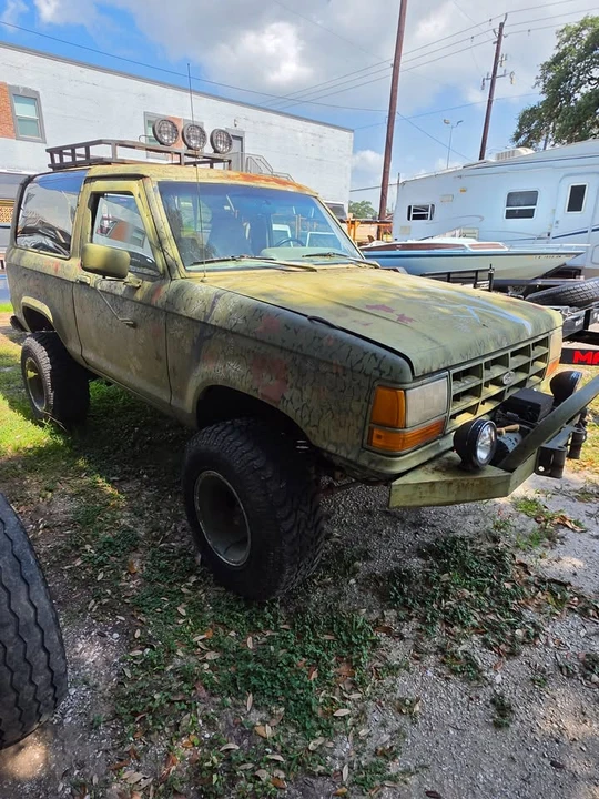 1990 Ford Bronco 4th Gen - Image 2 of 2