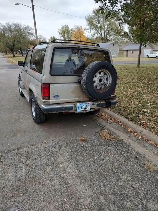 1990 Ford Bronco II - Image 2 of 11
