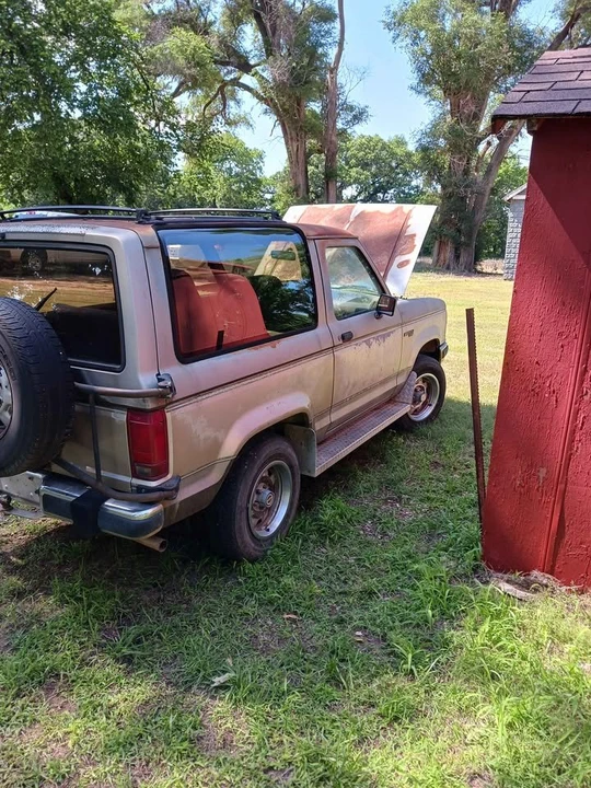 1990 Ford Bronco II - Image 9 of 11