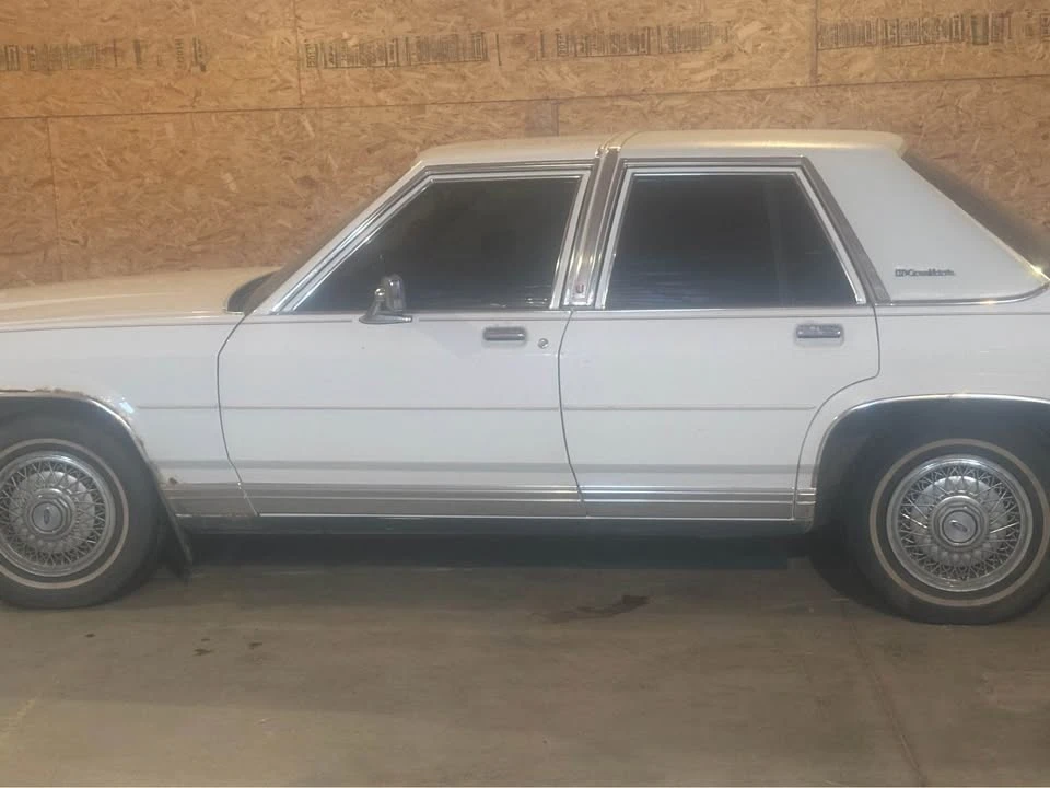 1990 Ford Crown Victoria - Image 4 of 5