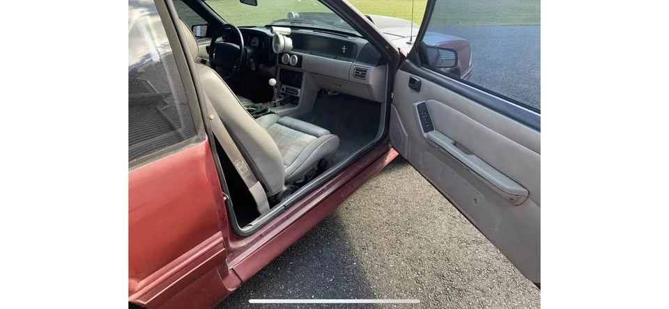 1990 Ford Mustang GT 3rd Gen - Image 9 of 14