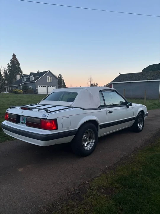 1990 Ford Mustang 3rd Gen - Image 2 of 3