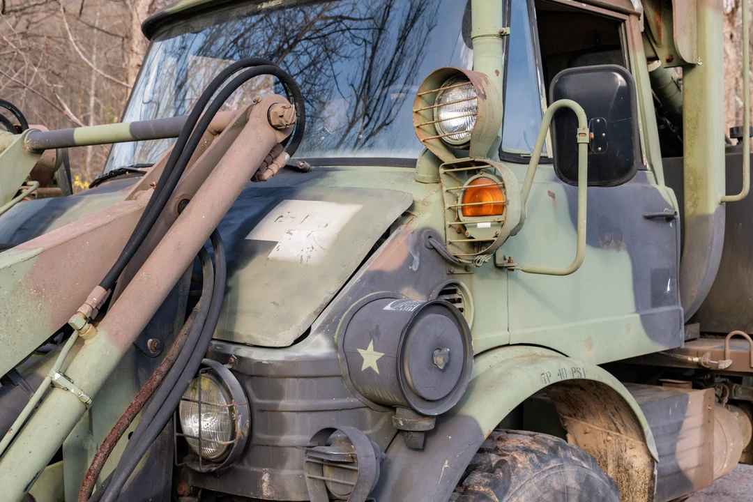 1990 Mercedes-Benz Unimog - Image 25 of 31