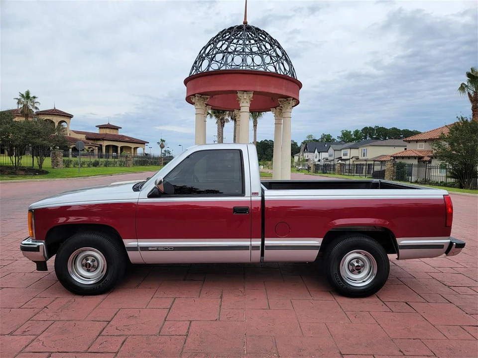 1990 GMC C/K 3rd Gen - Image 2 of 31