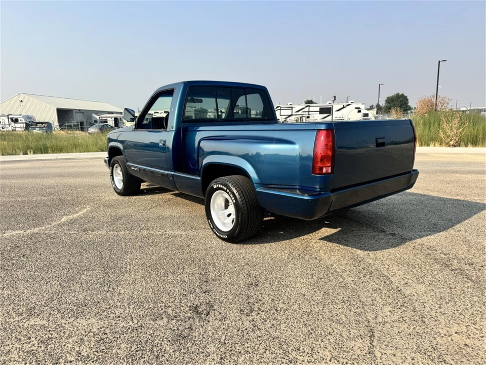 1990 GMC C/K 3rd Gen - Image 2 of 12
