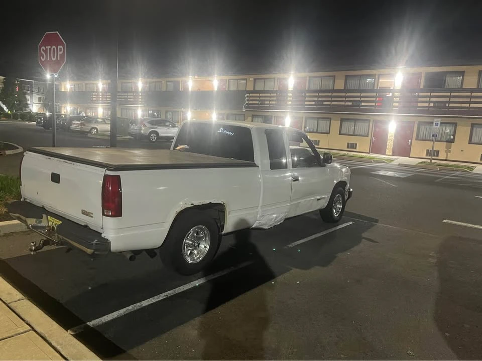 1990 GMC Sierra 1st Gen - Image 5 of 5