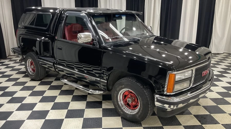 1990 GMC Sierra 1st Gen - Image 2 of 12