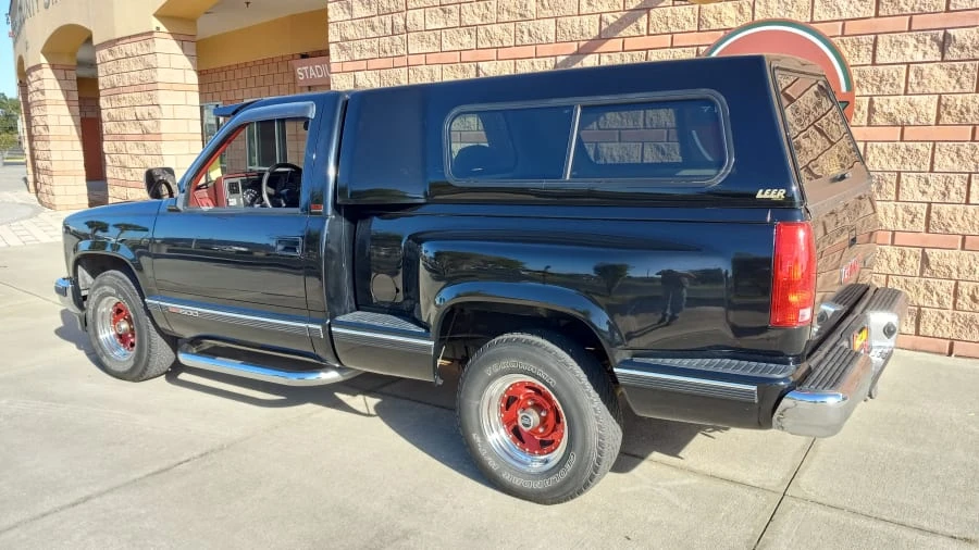 1990 GMC Sierra 1st Gen - Image 11 of 12
