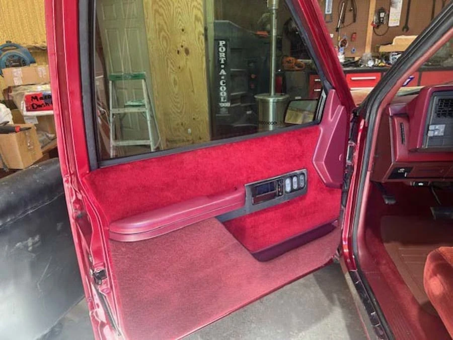 1990 GMC Sierra 1st Gen - Image 11 of 15