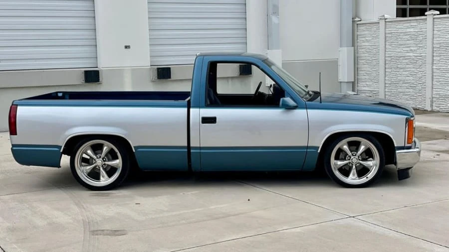 1990 GMC Sierra 1st Gen - Image 2 of 18