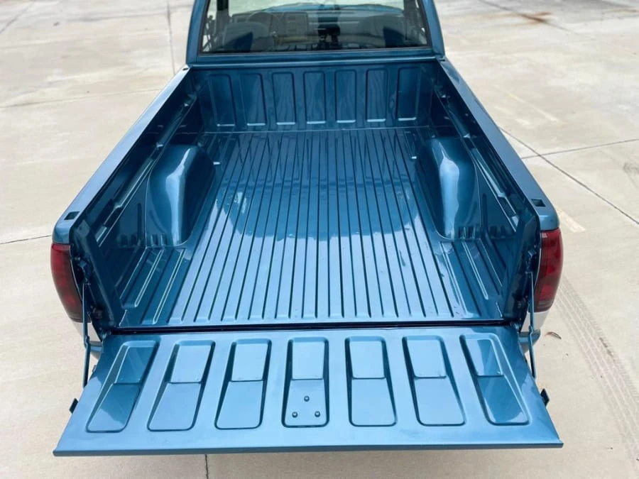 1990 GMC Sierra 1st Gen - Image 9 of 18