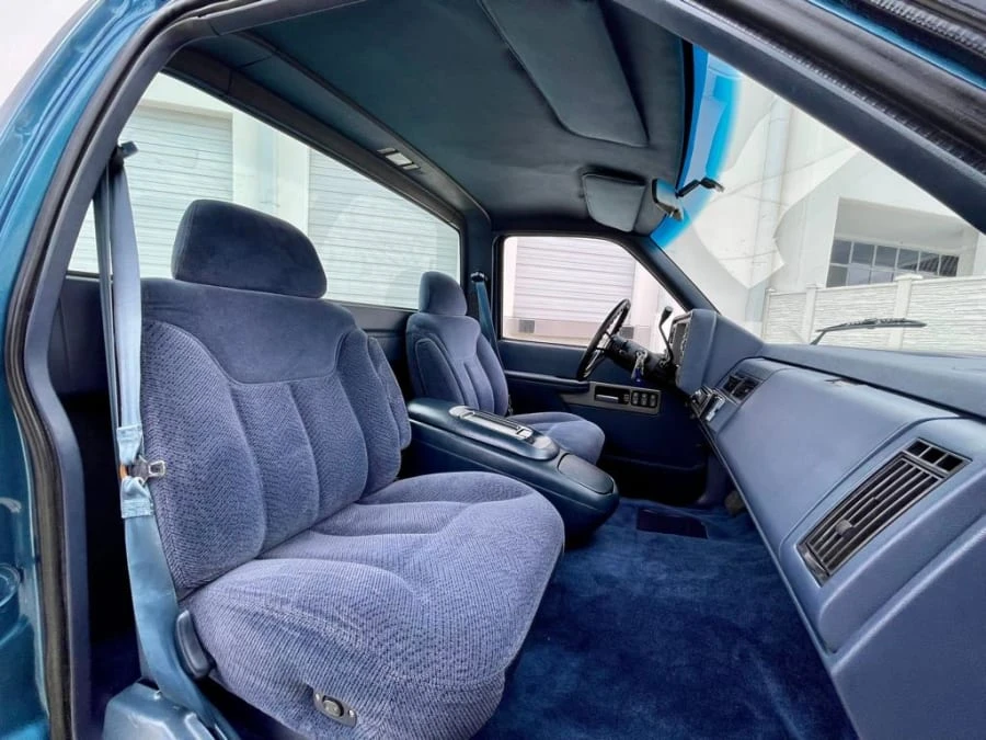 1990 GMC Sierra 1st Gen - Image 15 of 18