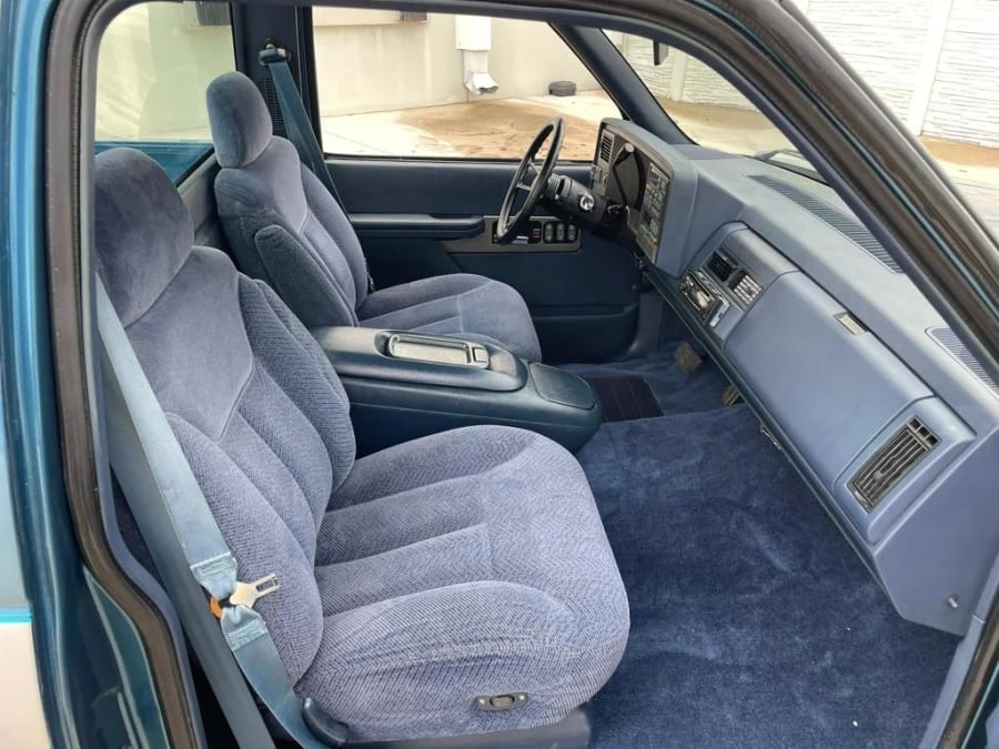 1990 GMC Sierra 1st Gen - Image 14 of 18