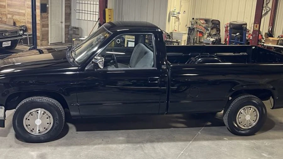 1990 GMC Sierra 1st Gen - Image 6 of 13