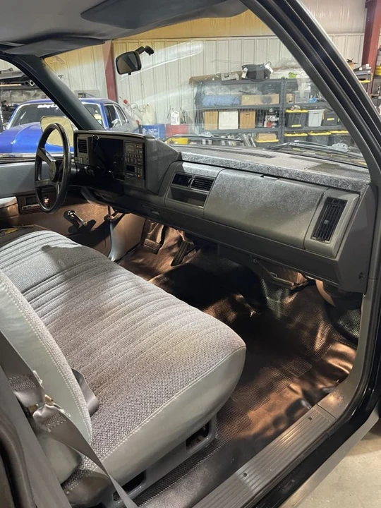 1990 GMC Sierra 1st Gen - Image 11 of 13