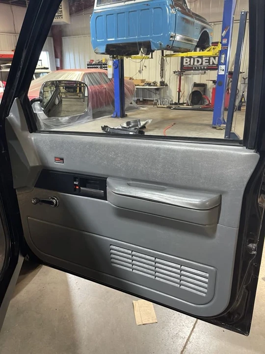 1990 GMC Sierra 1st Gen - Image 13 of 13