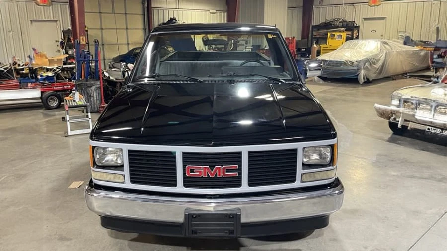 1990 GMC Sierra 1st Gen - Image 2 of 13
