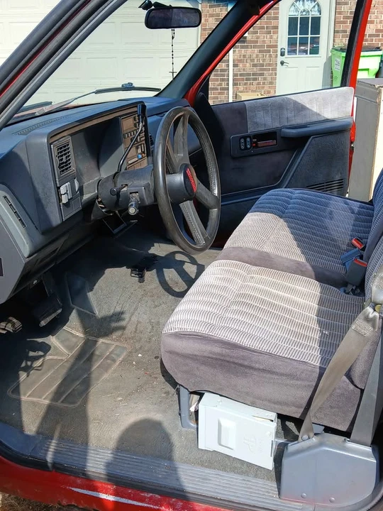 1990 GMC C/K 3rd Gen - Image 2 of 10