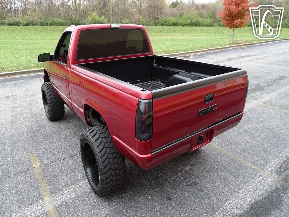 1990 GMC Sierra 1st Gen - Image 10 of 12