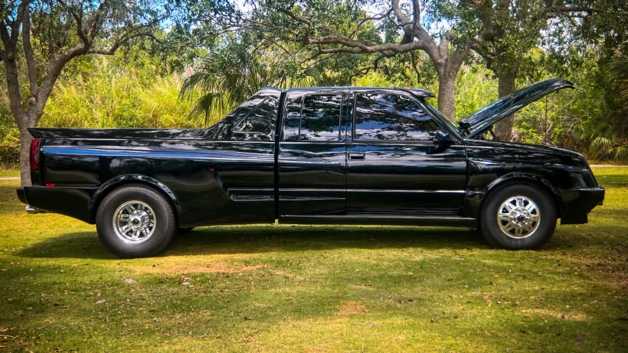 1990 GMC Sierra 1st Gen - Image 2 of 26
