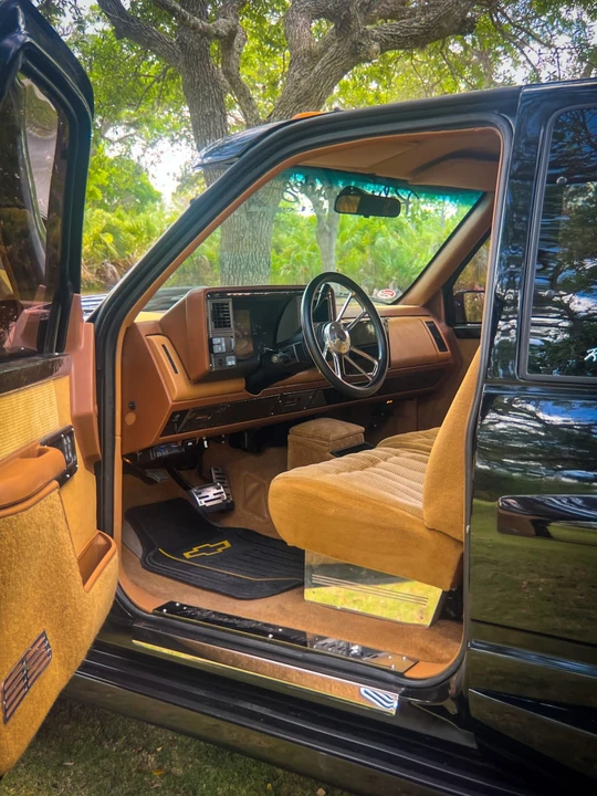 1990 GMC Sierra 1st Gen - Image 22 of 26