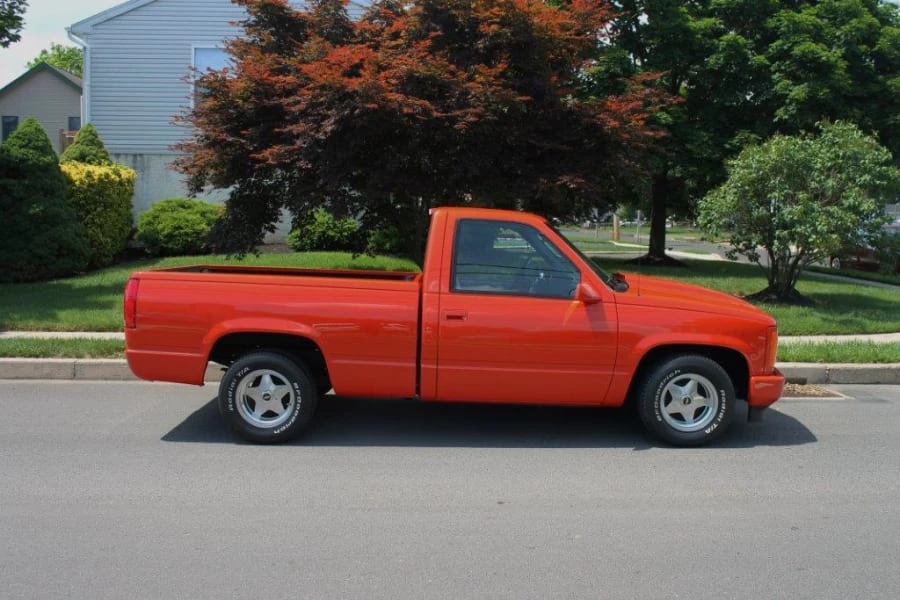 1990 GMC Sierra 1st Gen - Image 2 of 12