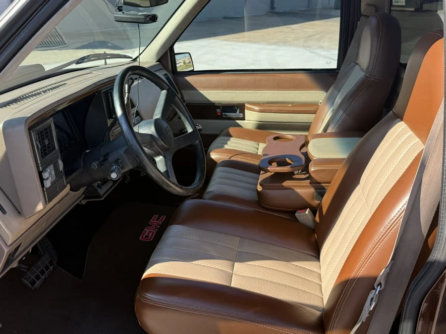 1990 GMC Sierra 1st Gen - Image 15 of 18