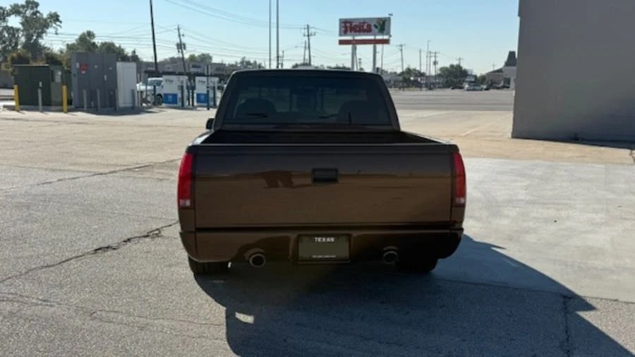 1990 GMC Sierra 1st Gen - Image 5 of 18