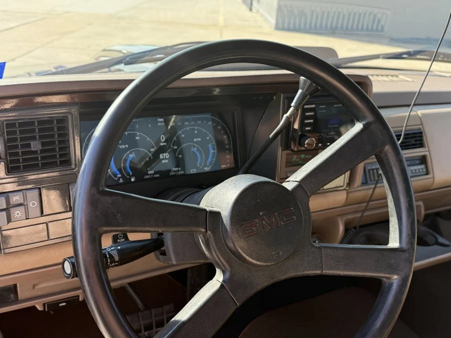 1990 GMC Sierra 1st Gen - Image 16 of 18