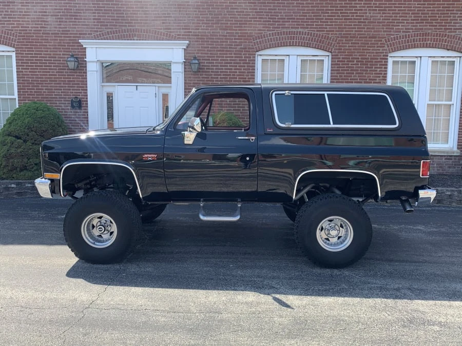 1990 GMC Jimmy 2nd Gen - Image 2 of 8